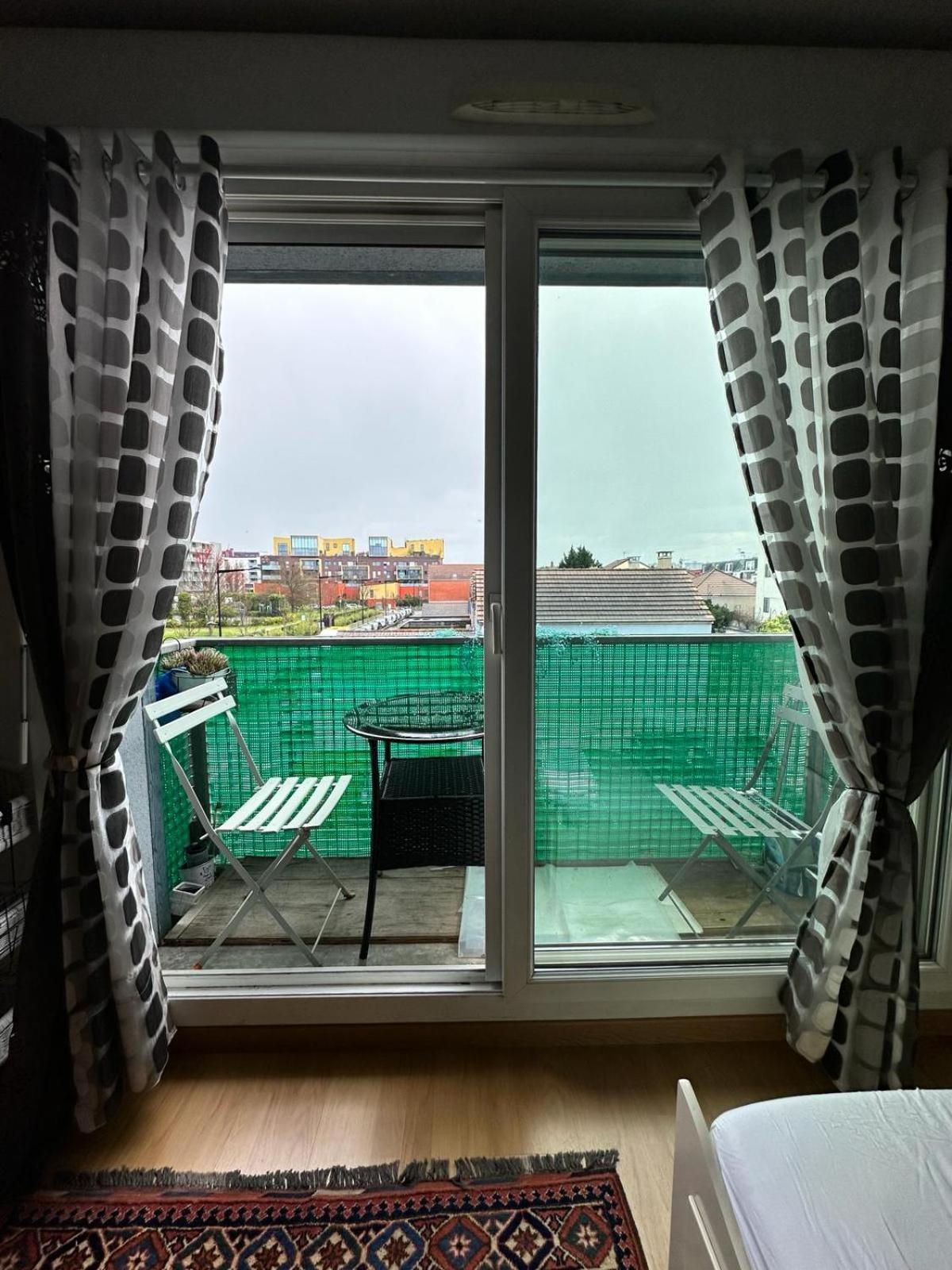 Chez Daniel, Un 2 Pieces Proche De Paris Stade De France โอแบวีลีเย ภายนอก รูปภาพ